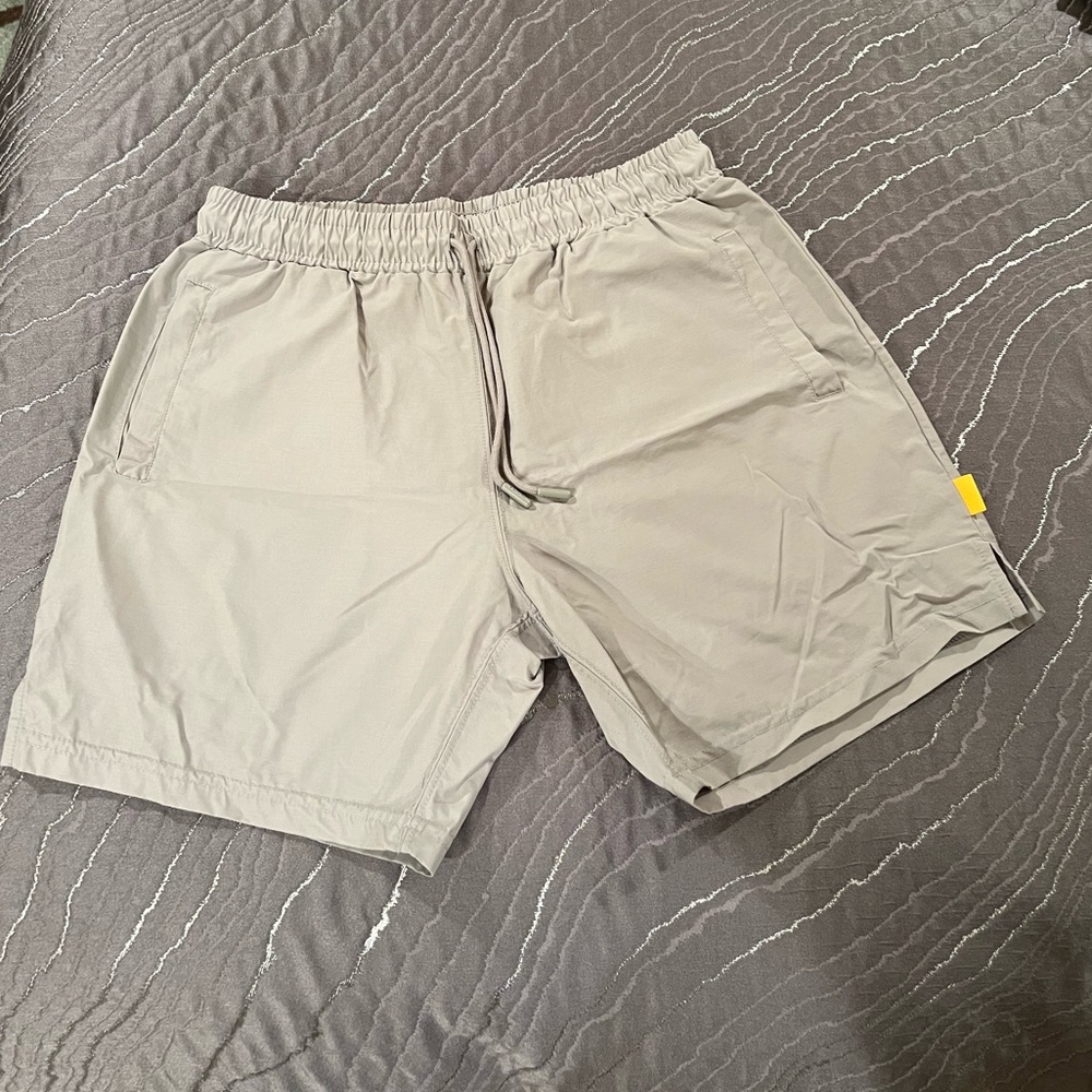 Yellow Label Co. Shorts, Size M, Light Grey